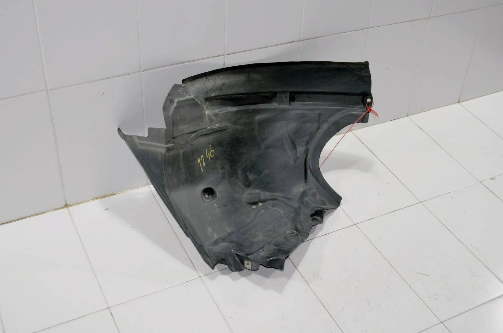 Подкрылок Mercedes Benz E-class A2126903130 W212, передний правый