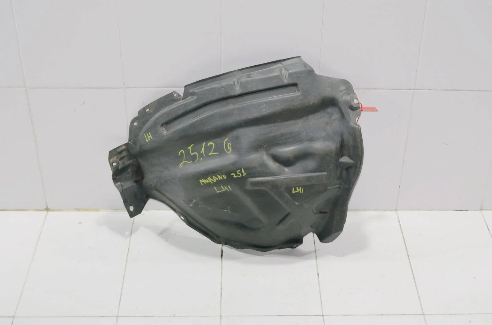 Подкрылок NISSAN MURANO 638411AN0A Z51, передний левый