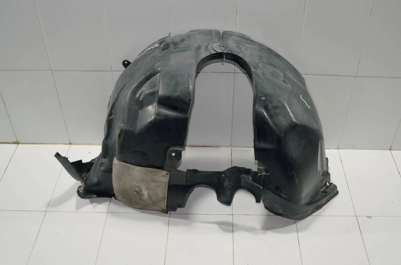 Подкрылок Land Rover RANGE ROVER EVOQUE LR027394 L538, передний правый