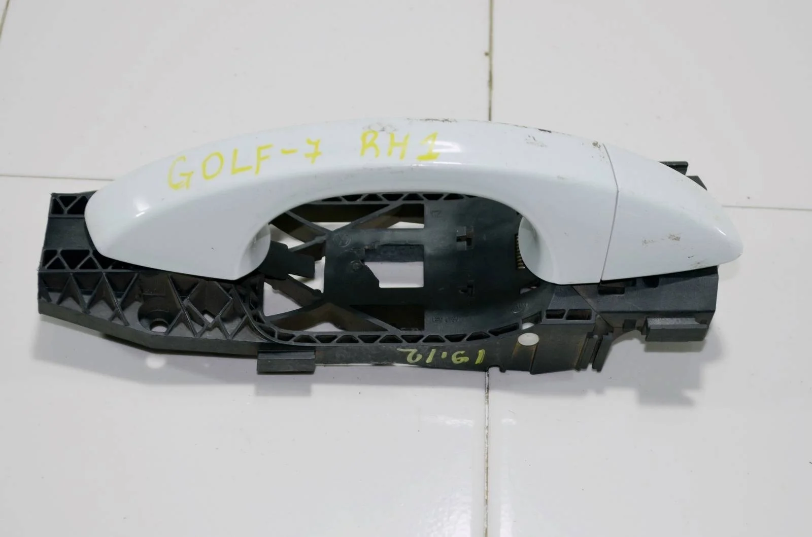 Ручка двери VOLKSWAGEN GOLF 5G0837206N 5G1, передняя правая