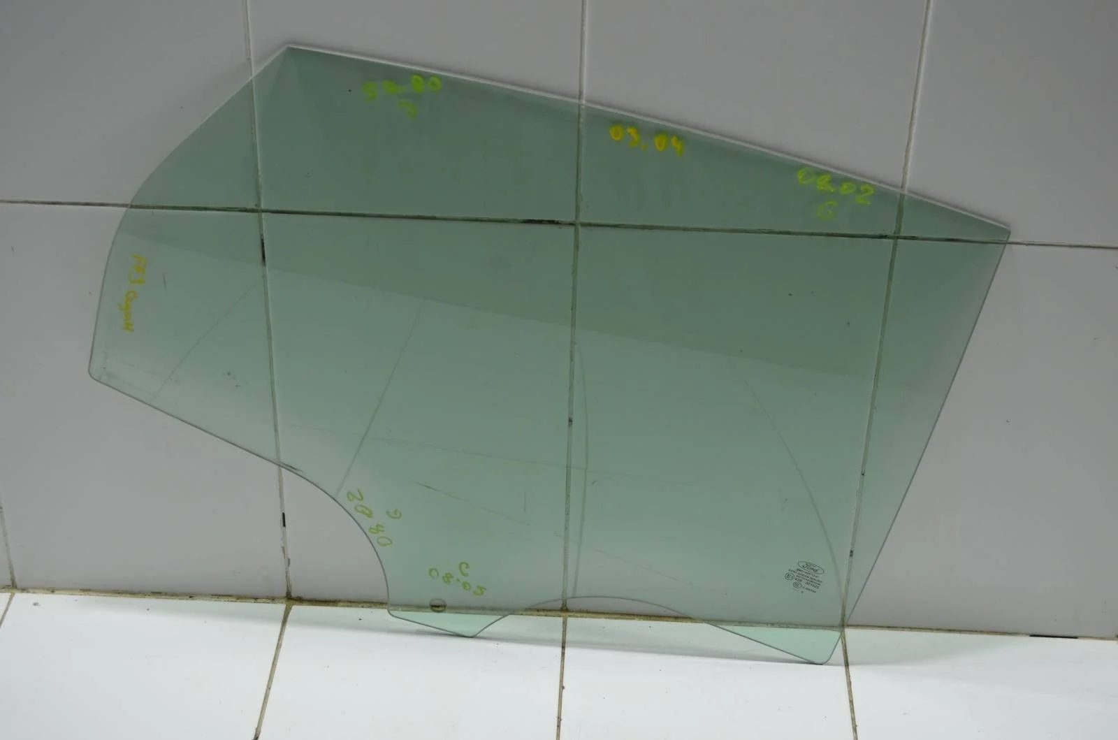 Стекло двери FORD FOCUS 2011-2019 1706320 MK3, заднее правое