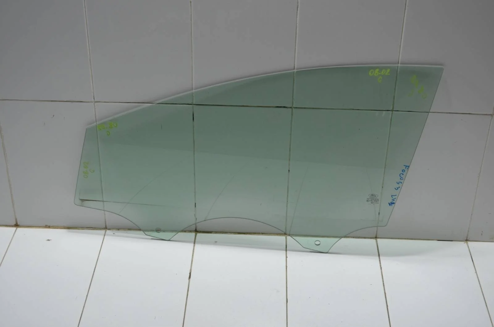 Стекло двери FORD FOCUS 2011-2019 5298775 MK3, переднее левое