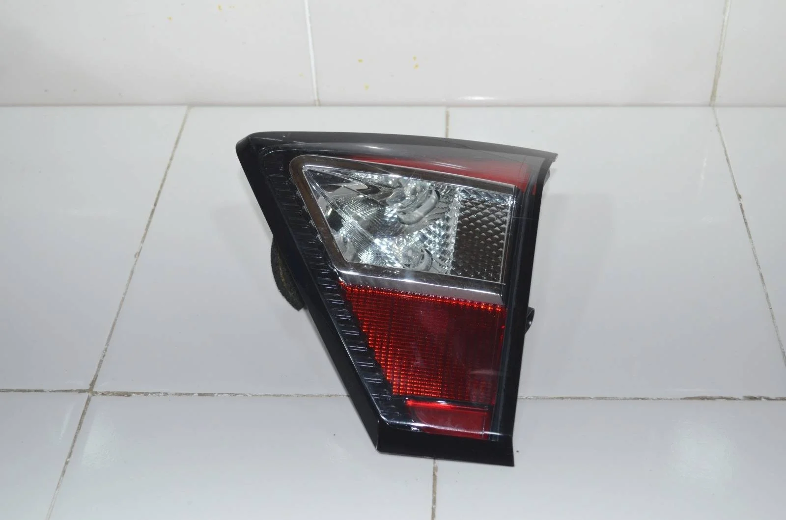 Фонарь Ford Kuga 2016+ 2247367 CBS, правый