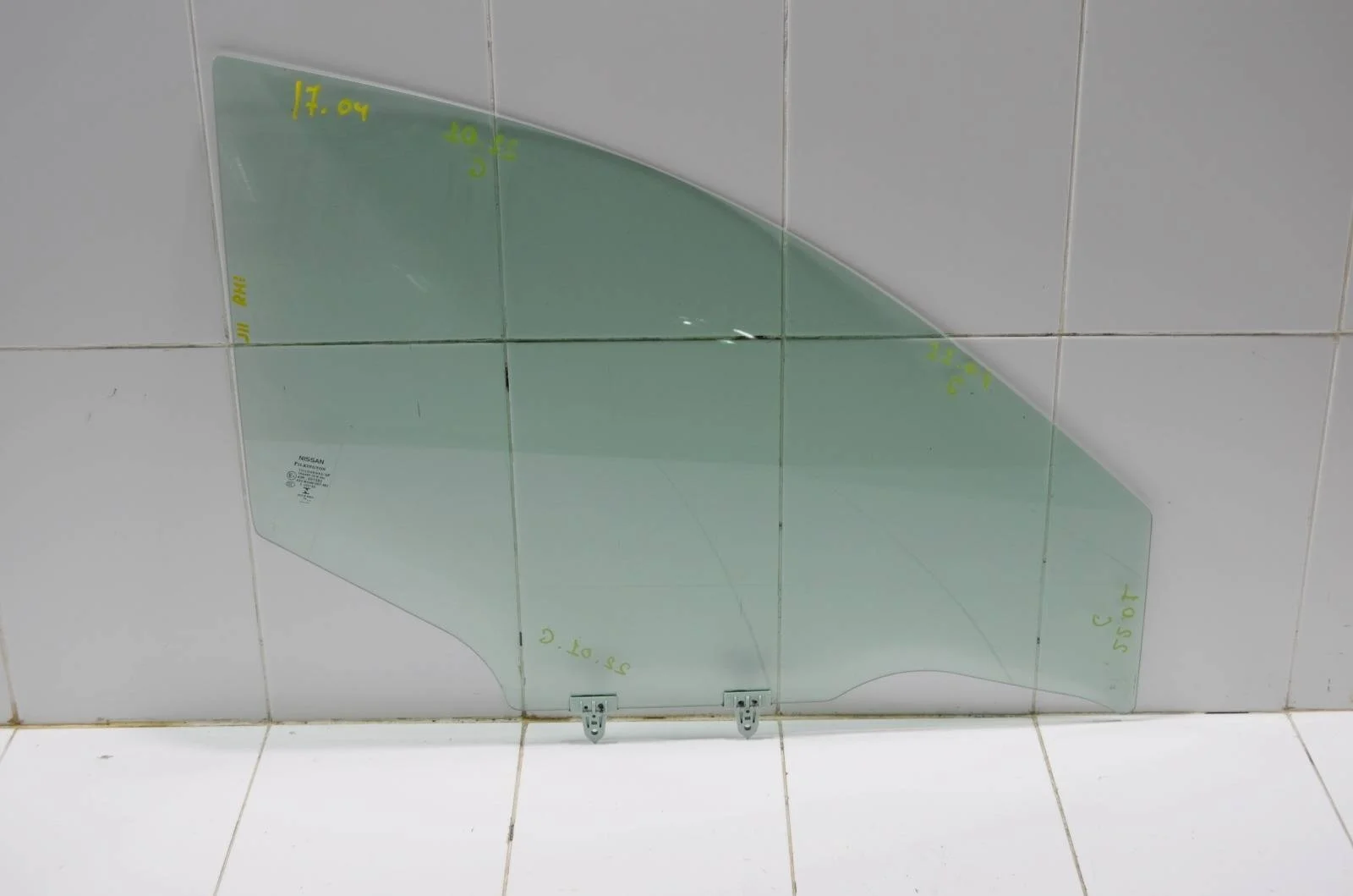 Стекло двери NISSAN QASHQAI 2013+ 803004EA0A J11, переднее правое