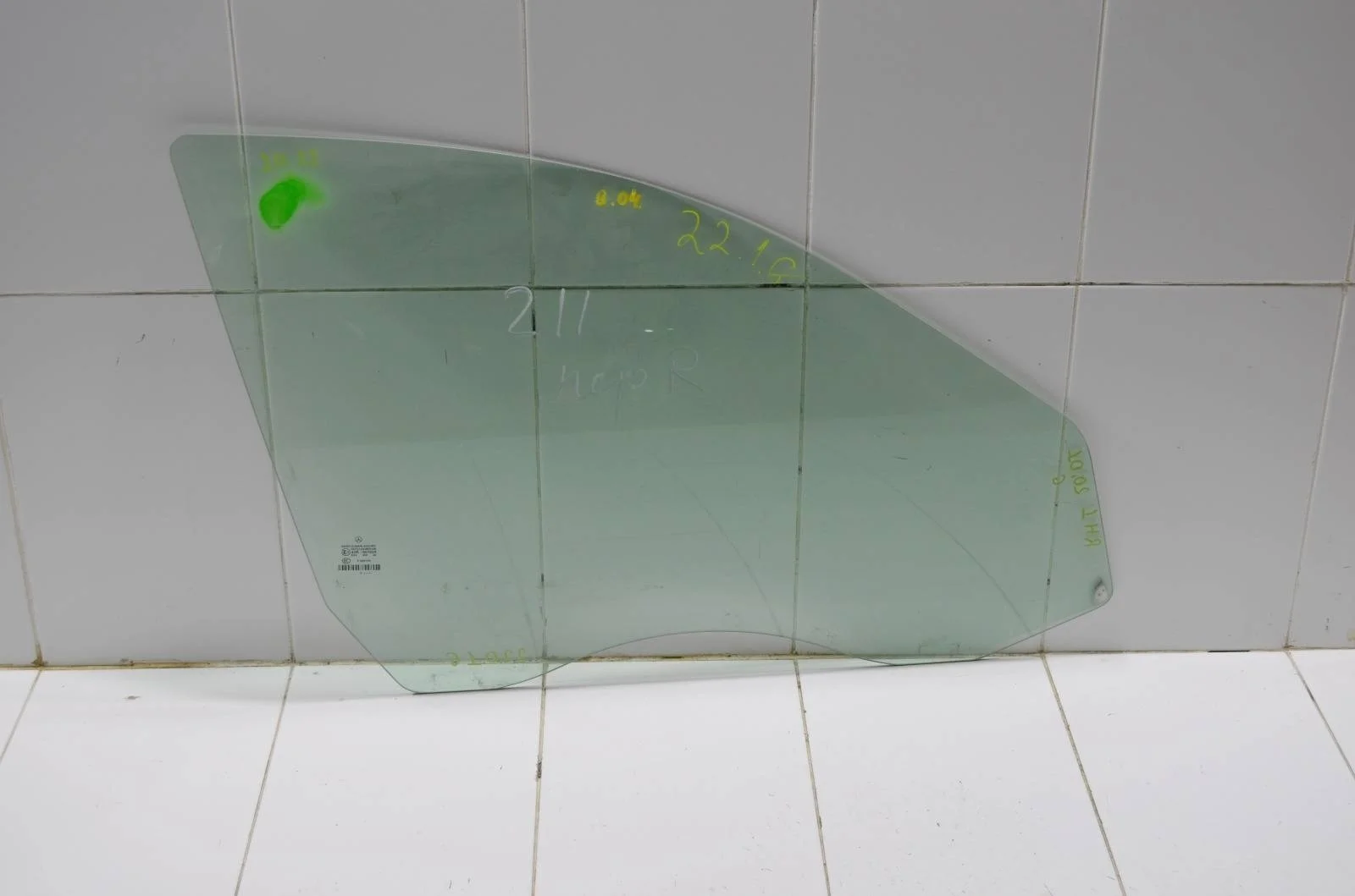 Стекло двери Mercedes Benz E-class 2005 A2117250210 W211, переднее правое