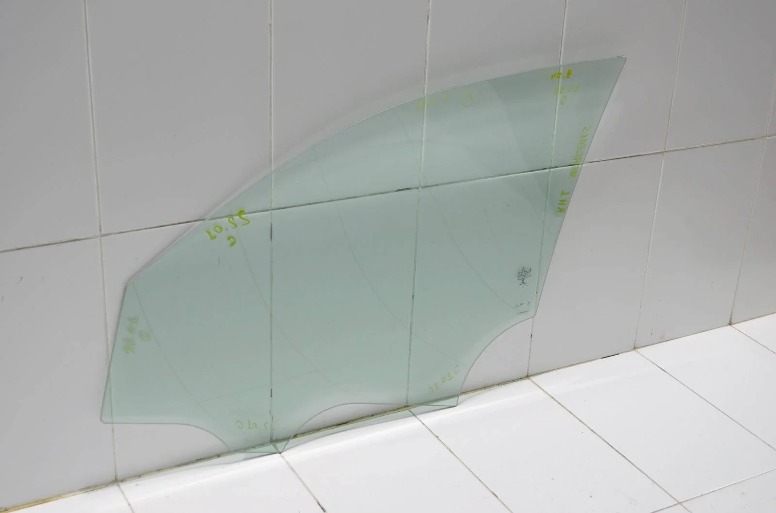 Стекло двери MERCEDES-BENZ GLC-Class 2015+ A2537256800 X253, переднее правое