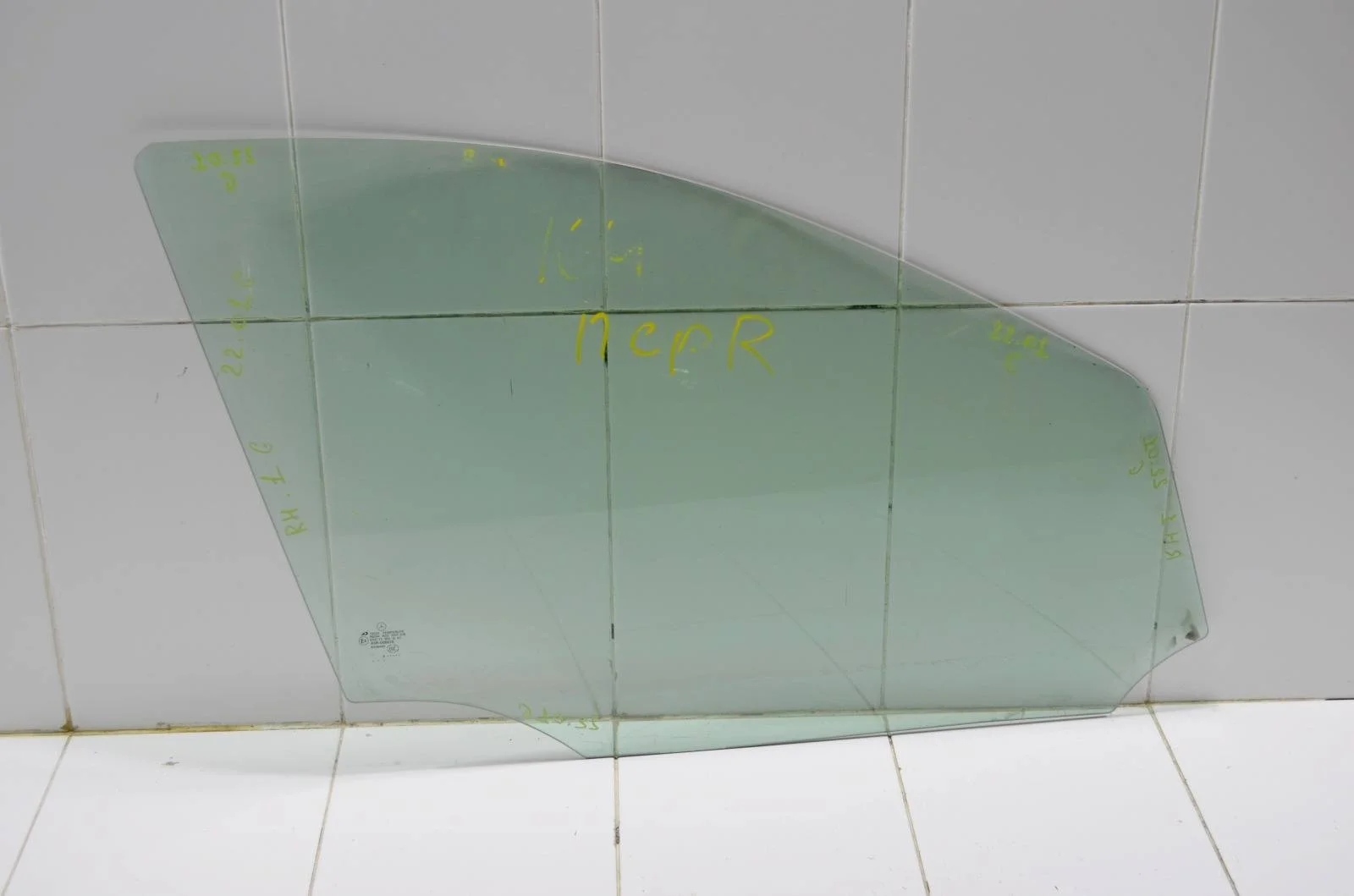 Стекло двери Mercedes Benz GL-class 2007 A1647251010 X164, переднее правое