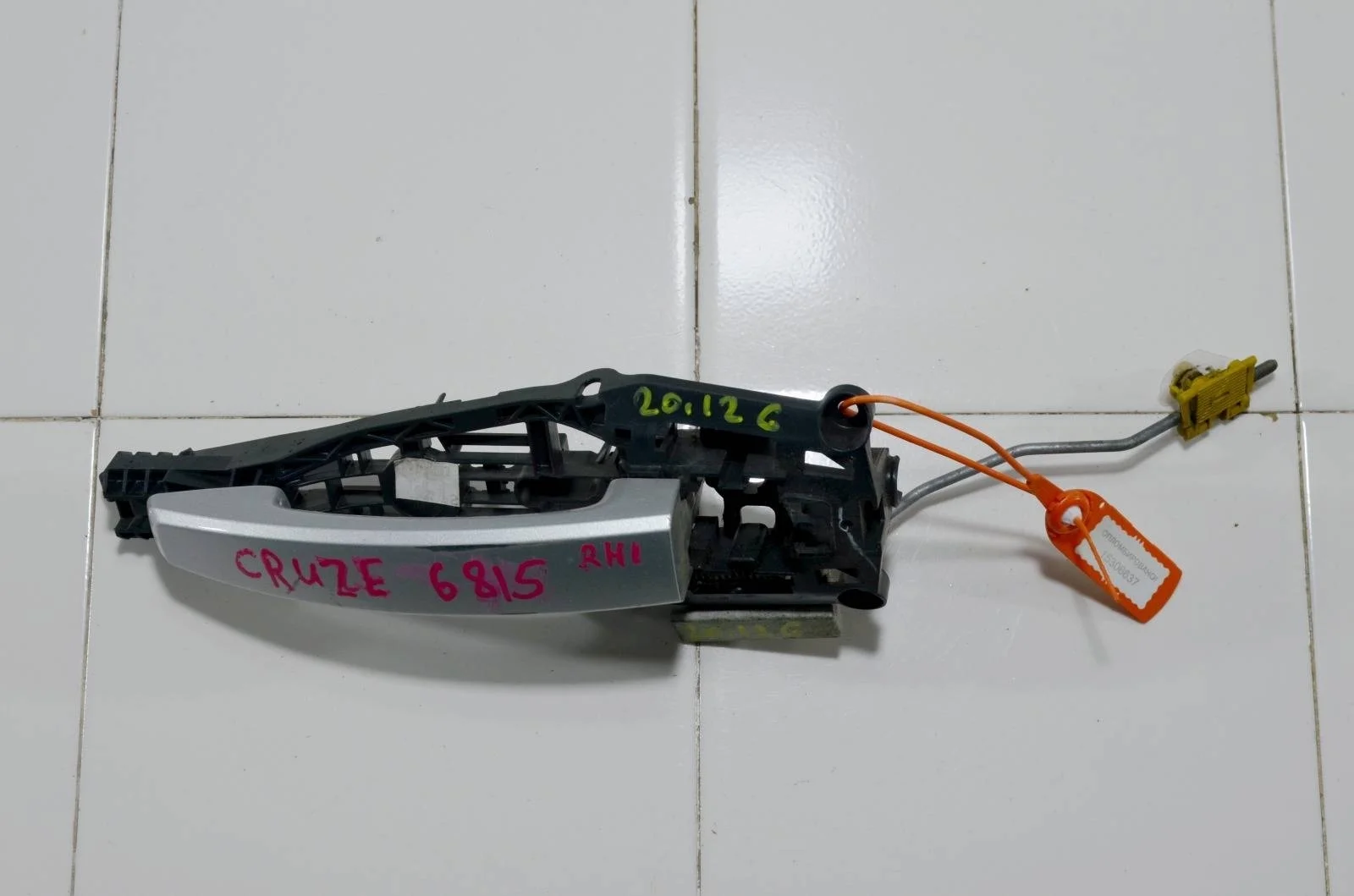 Ручка двери CHEVROLET CRUZE 25936893 J300, передняя правая