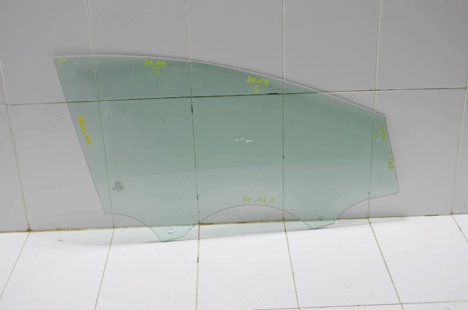 Стекло двери Ford Focus 2015 5298774 CEW, переднее правое