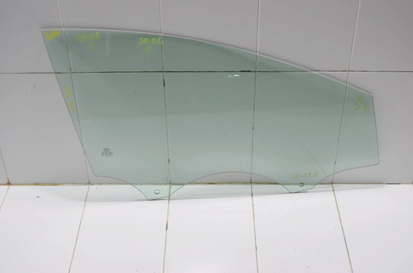 Стекло двери Ford Focus 2015 5298774 CEW, переднее правое