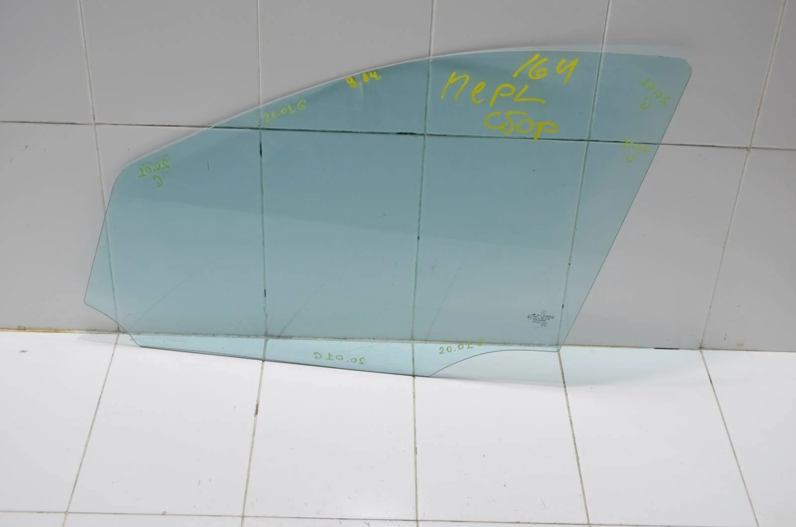 Стекло двери Mercedes Benz M-Class 2010 A1647251110 W164, переднее левое