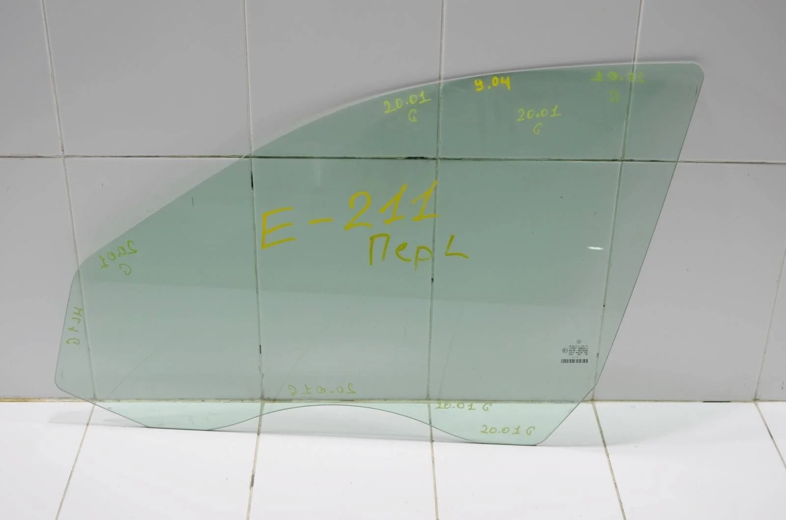 Стекло двери Mercedes Benz E-class 2007 A2117250110 W211, переднее левое