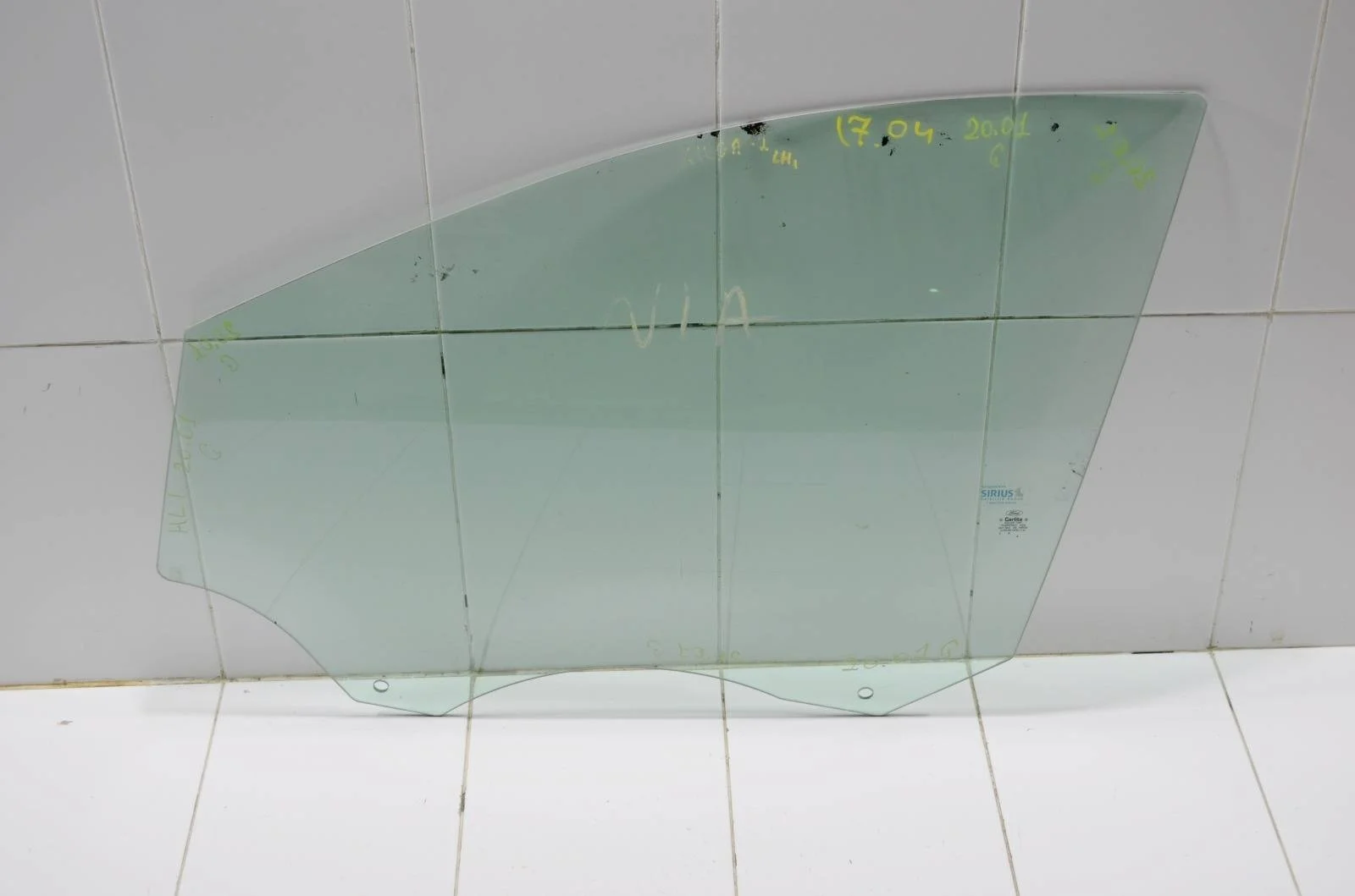 Стекло двери Ford Kuga 2015 5213278 CBS, переднее левое