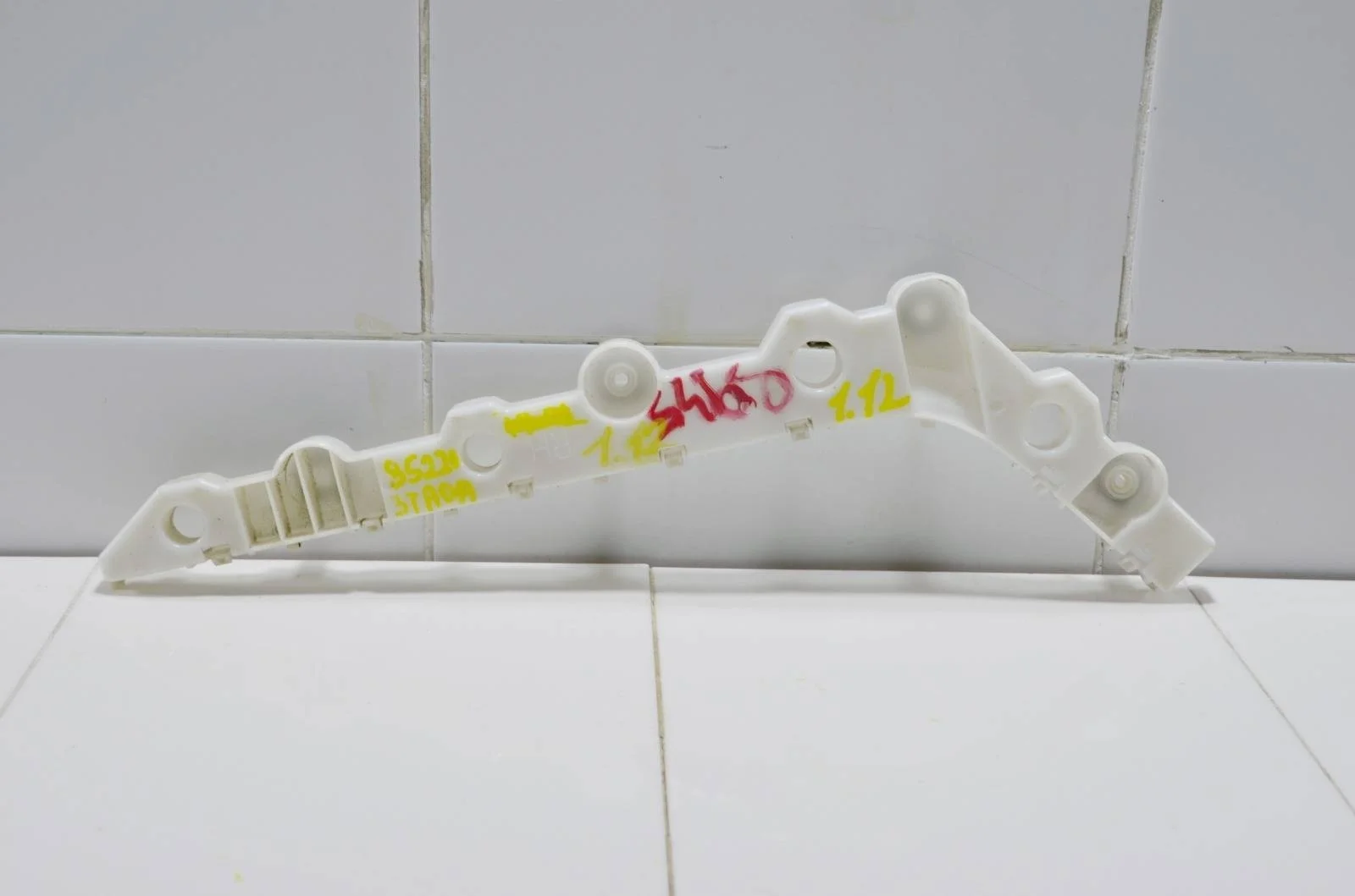 Кронштейн бампера NISSAN ALTIMA 852203TA0A L33, задний правый