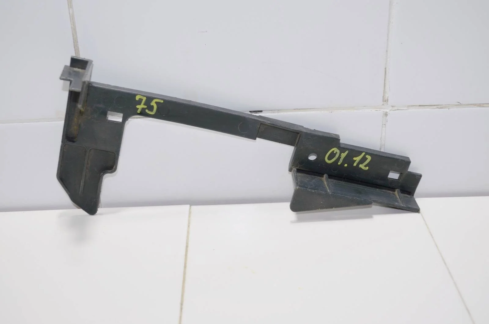 Кронштейн радиатора Nissan Murano 92185CA100 Z50, левый