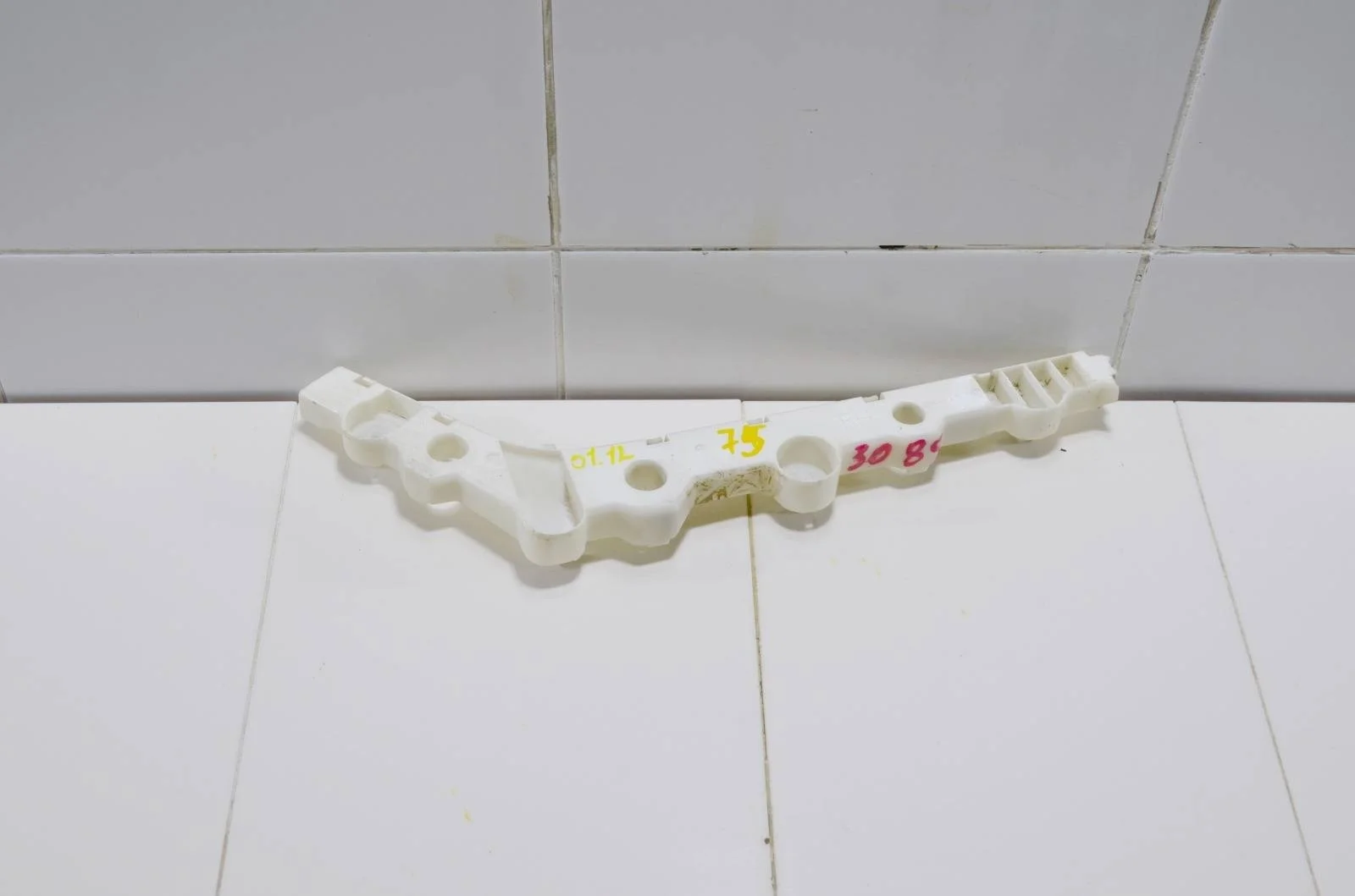 Кронштейн бампера NISSAN ALTIMA 852203TA0A L33, задний правый