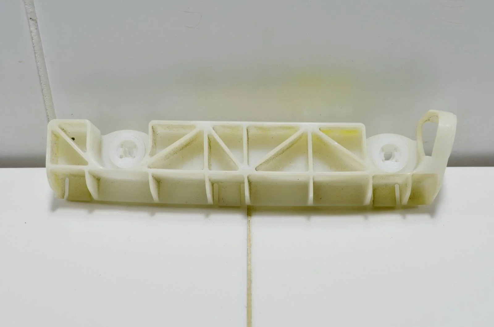 Кронштейн бампера MITSUBISHI OUTLANDER 6410A066 CW6W, задний правый