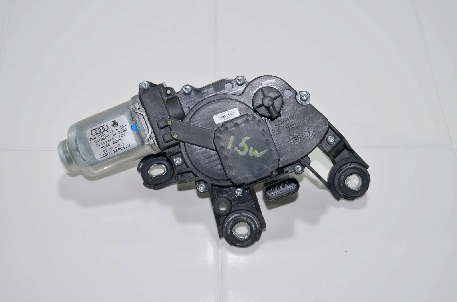 Мотор стеклоочистителя AUDI Q3 8U0955711A 8U, задний