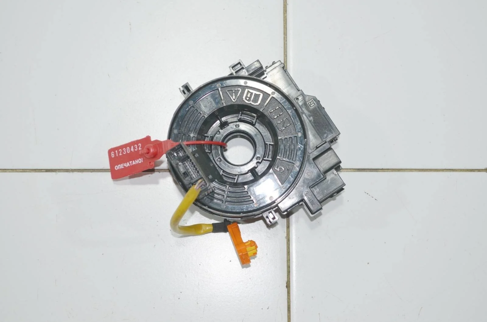 Шлейф подрулевой SRS TOYOTA RAV 4 2016 8430742050 ASA42