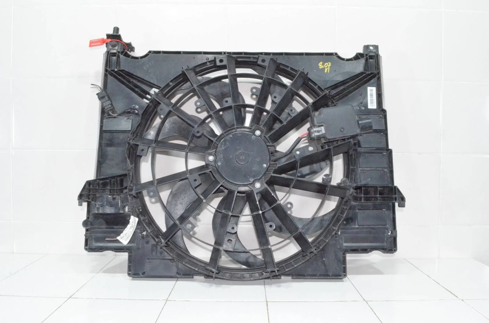 Диффузор в сборе JAGUAR F-PACE 2015+ T4A3311 X761