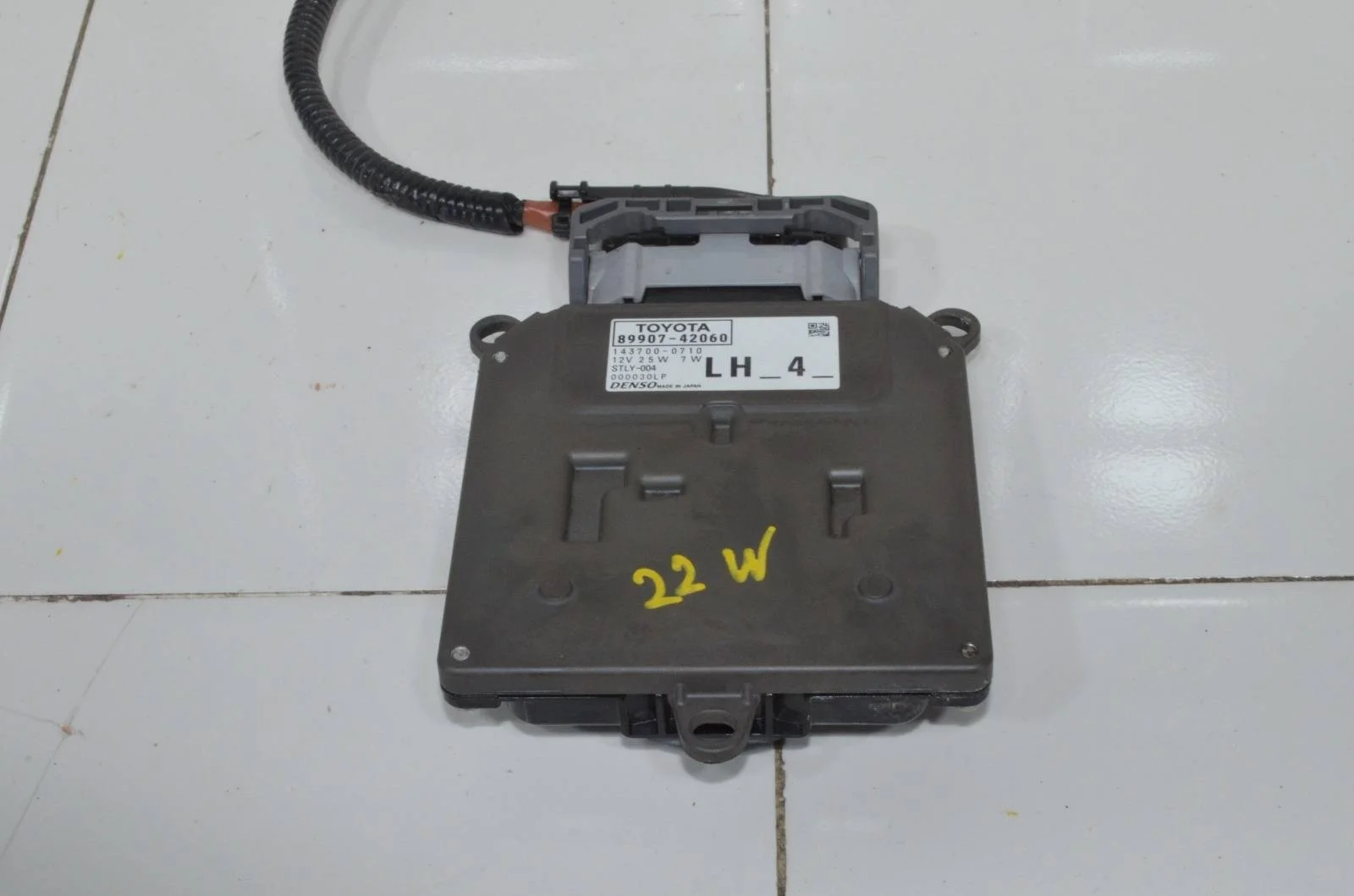 Блок управления фарой TOYOTA RAV4 2020 8105642A21 A50, левый