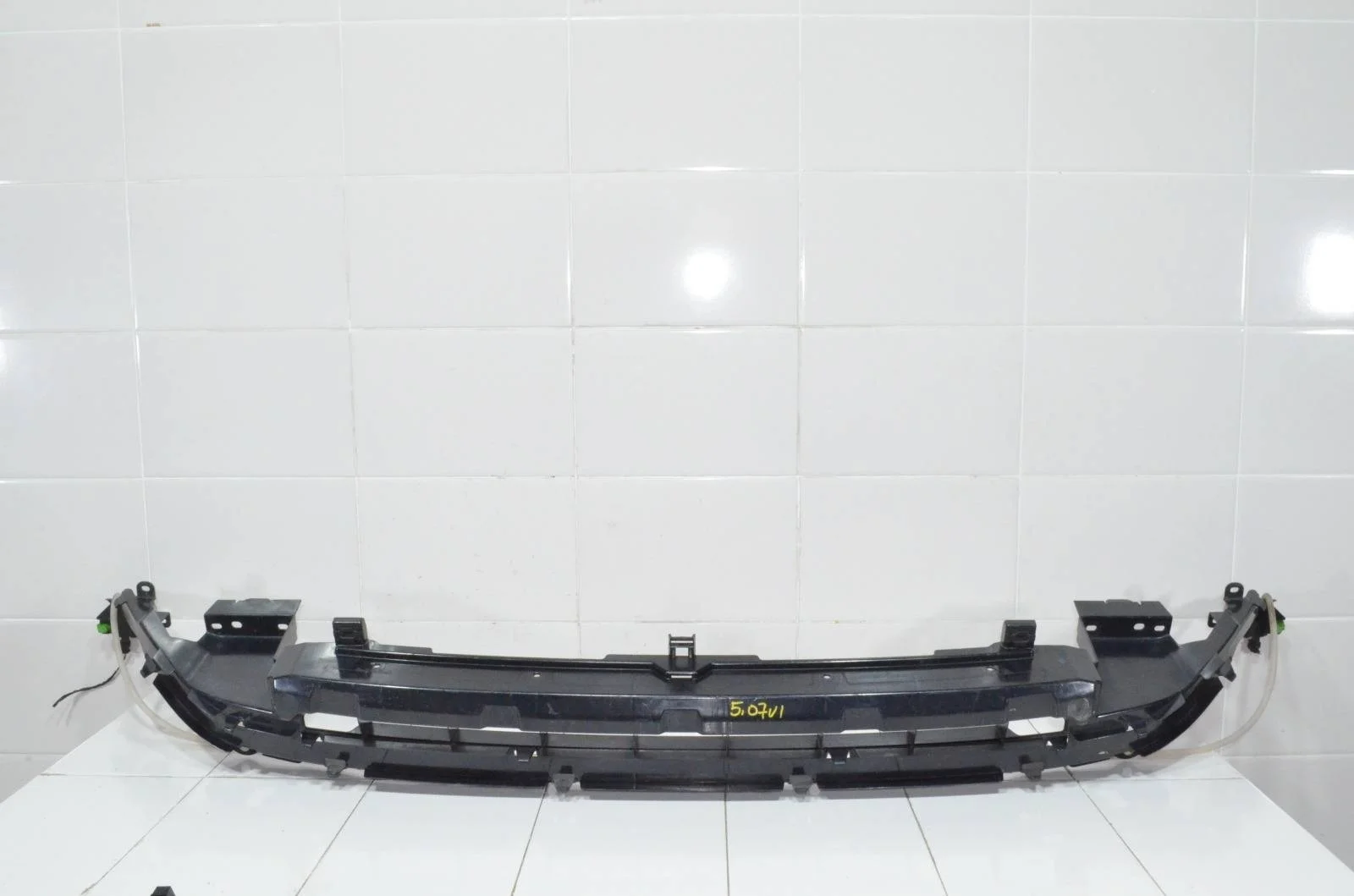 Кронштейн бампера LAND ROVER DISCOVERY SPORT 2015+ LR061238 L550, передний