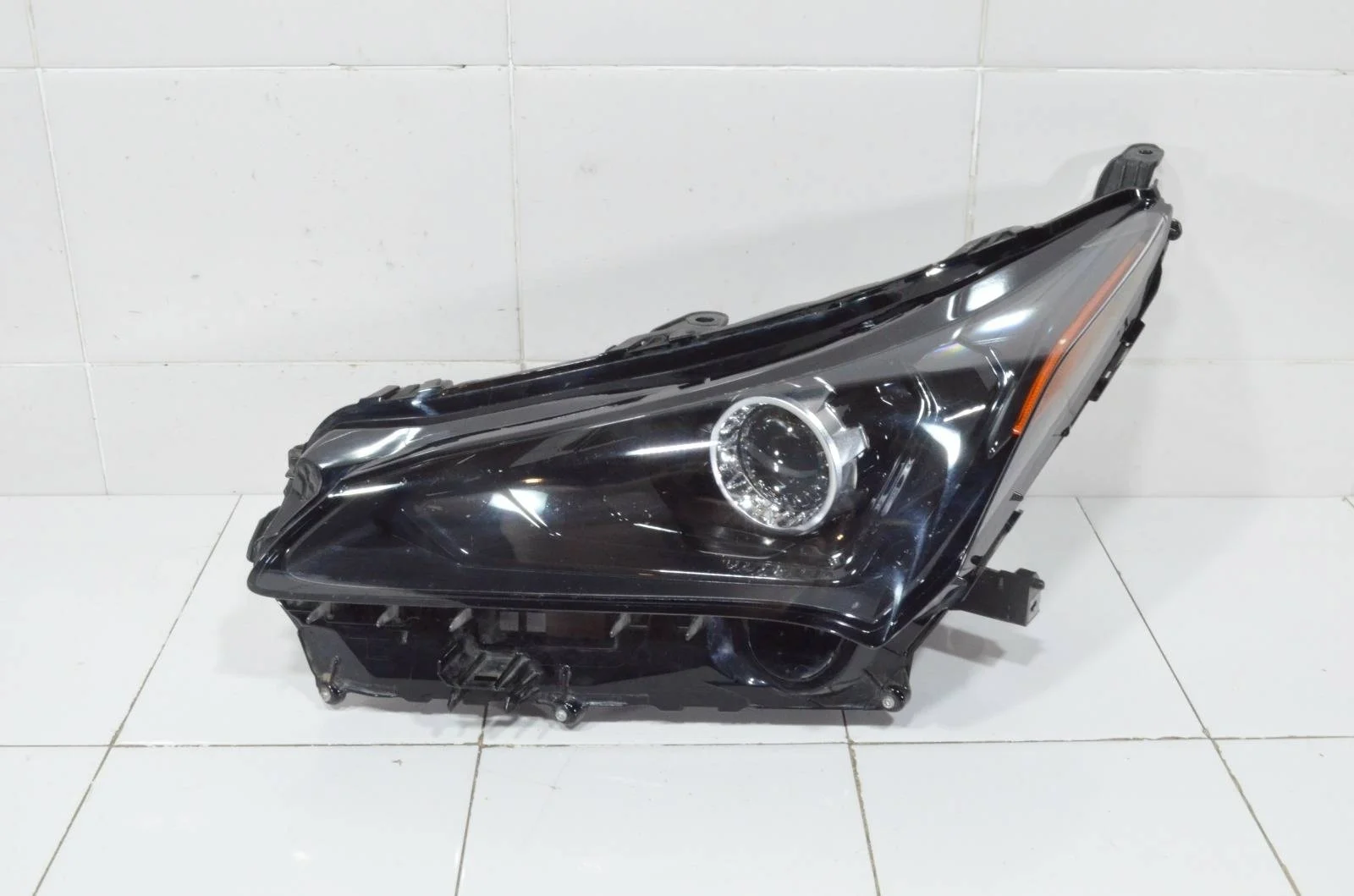 Фара Lexus NX300h 2018 8118578180 Z10, передняя левая