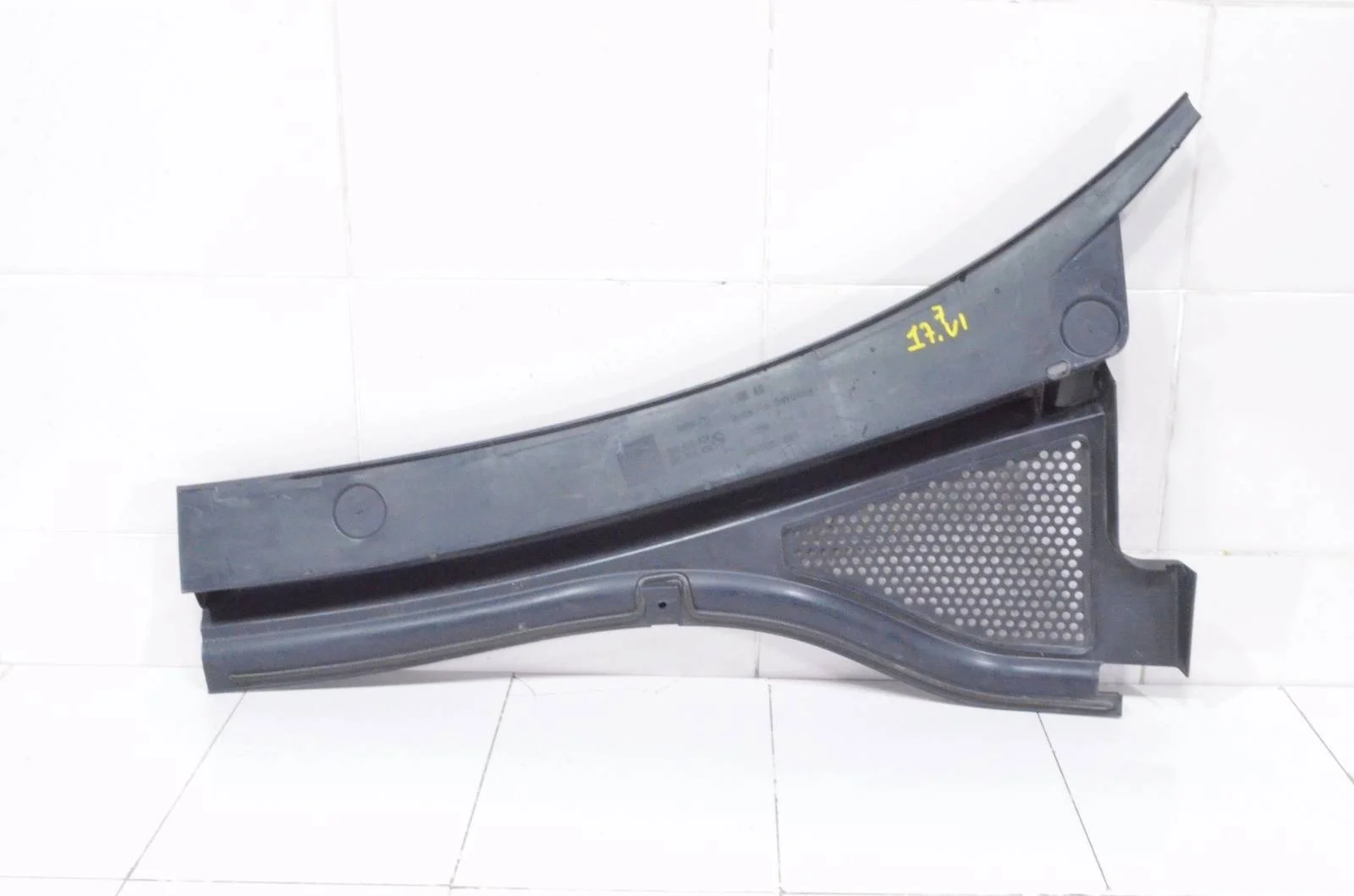 Жабо решетка VOLKSWAGEN TIGUAN 2017+ 5NB819404C AD1, правое