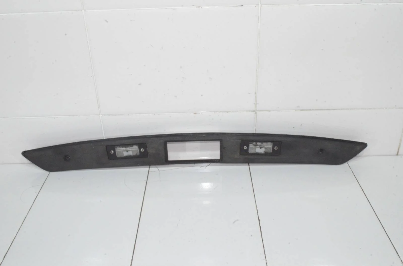 Накладка крышки багажника VOLKSWAGEN TIGUAN 2010 5N0827287A 5N