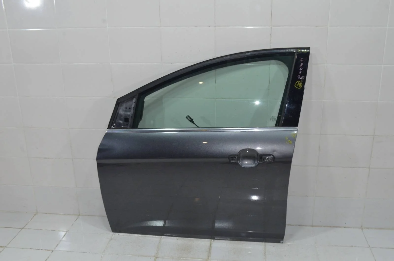 Дверь FORD FOCUS 2010+ 1810218 3, передняя левая