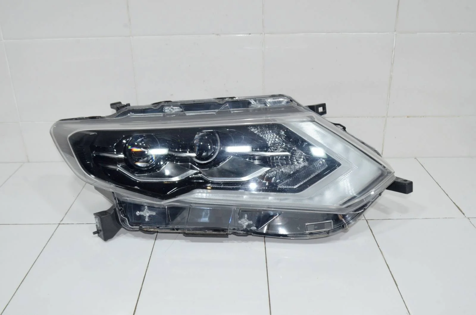 Фара NISSAN X-TRAIL 2017+ 260106FP8B T32, передняя правая