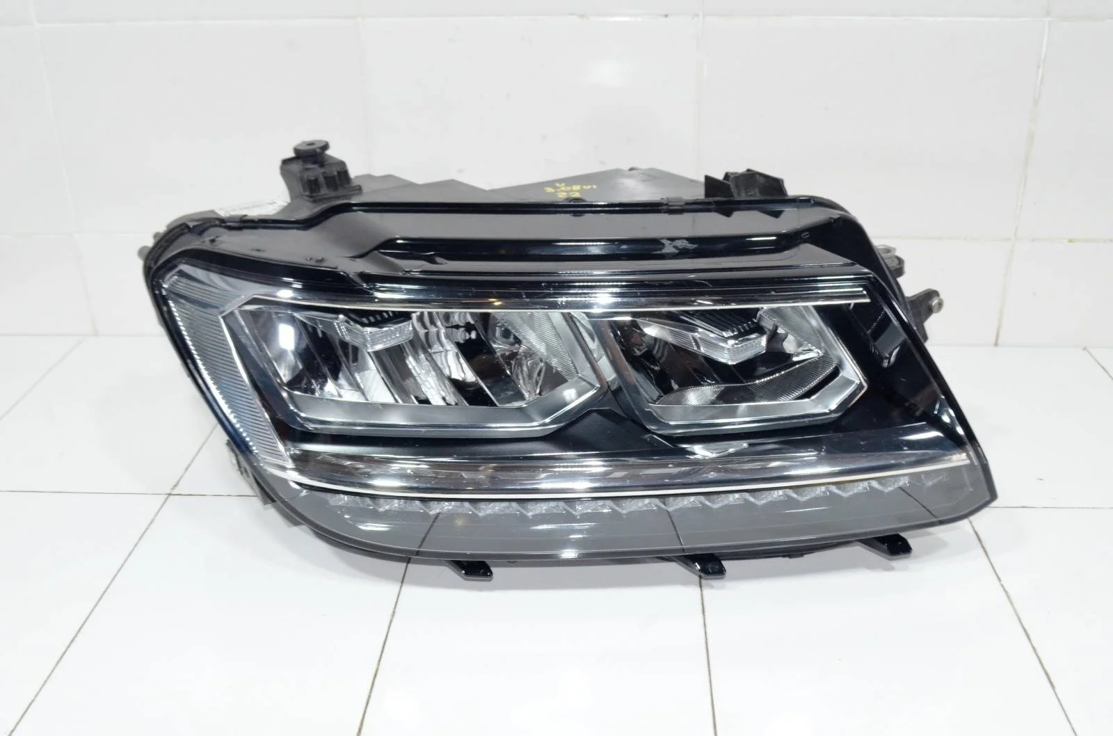 Фара VOLKSWAGEN TIGUAN 2018 5NB941036D AD1, передняя правая