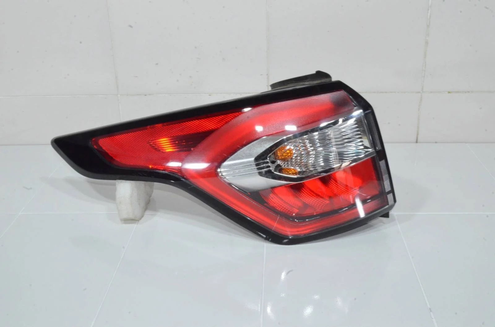 Фонарь Ford Kuga 2016+ 2333197 CBS, задний левый