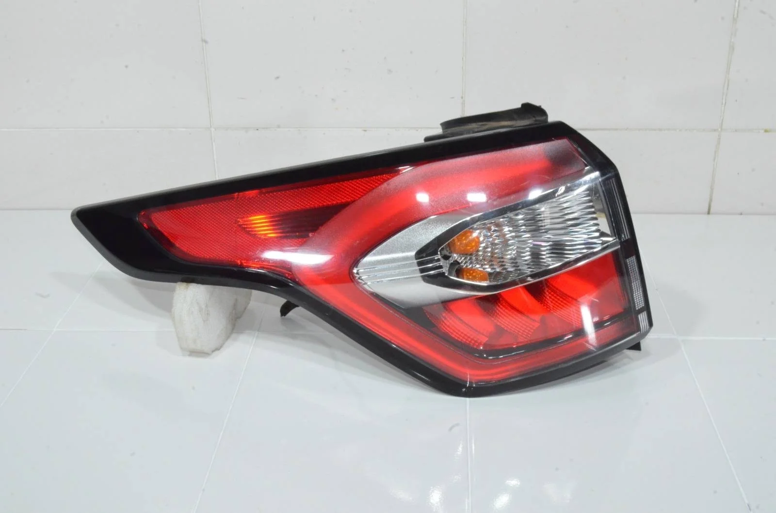 Фонарь Ford Kuga 2016+ 2333197 CBS, задний левый