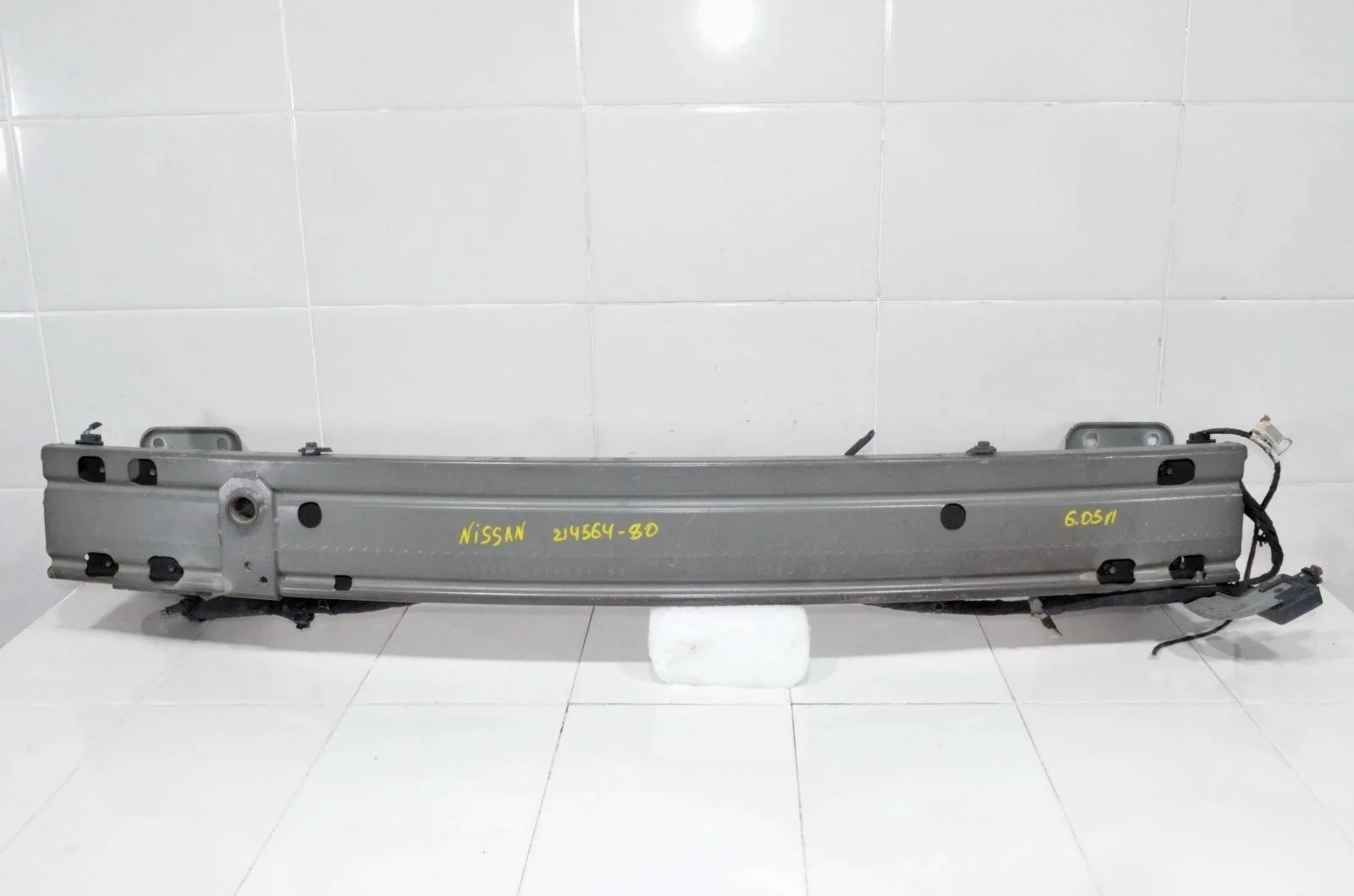 Усилитель бампера NISSAN QASHQAI 2013+ F20304EAMA J11, передний