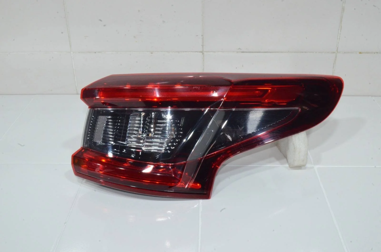 Фонарь NISSAN QASHQAI 2017+ 26550HV00A J11, задний правый