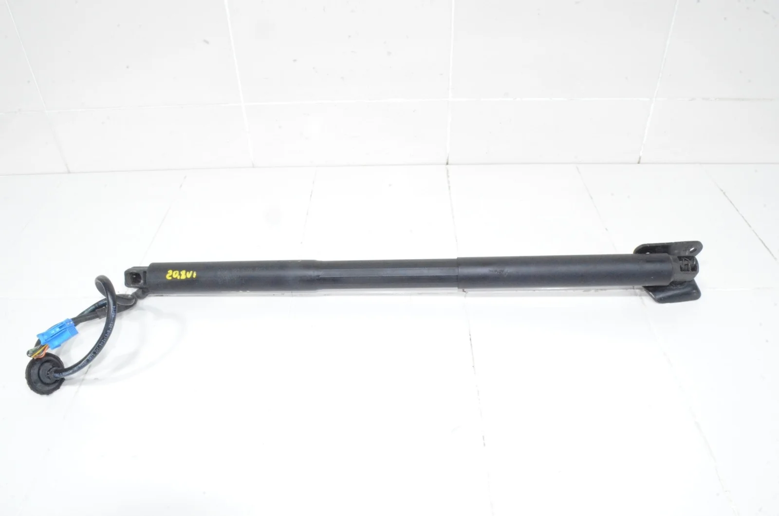 Электропривод крышки багажника MERCEDES-BENZ GL-Class 2012+ A1668900100 X166, правый