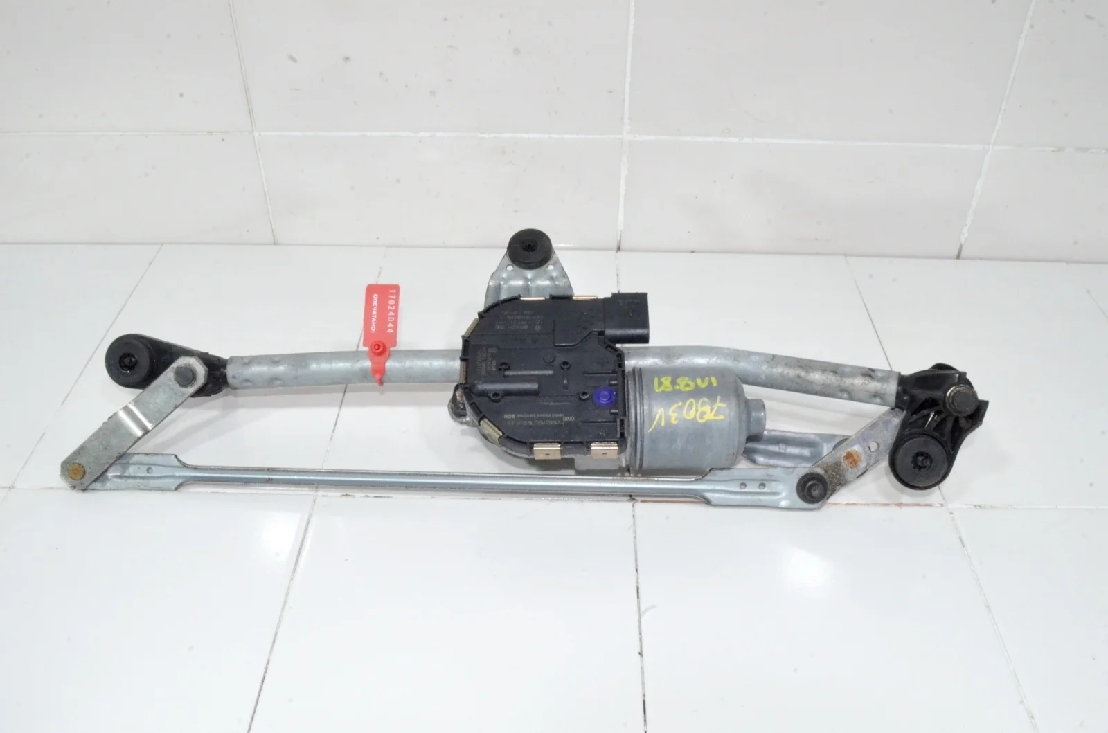 Трапеция стеклоочистителя Audi A3 2016 8V1955023C 8V, передняя