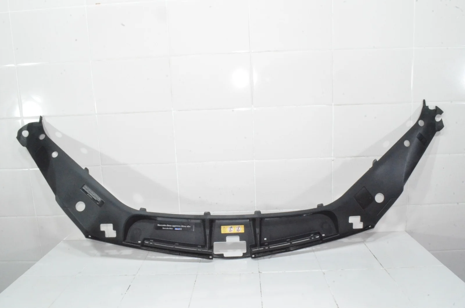 Накладка замка капота MERCEDES-BENZ GL-Class 2012+ A1668842922 X166