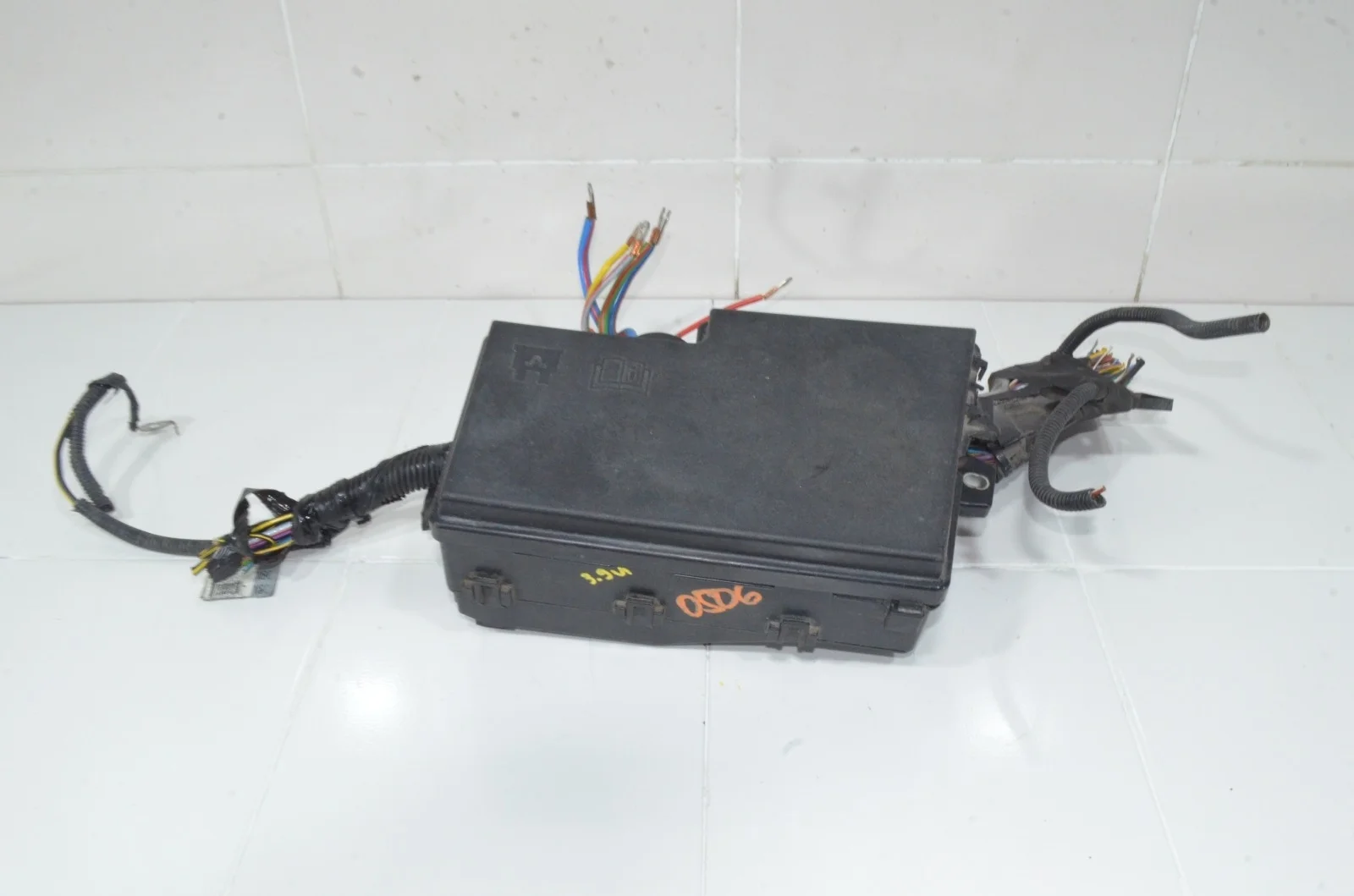 Блок предохранителей Ford Kuga 2013+ AV6T14A142AB CBS