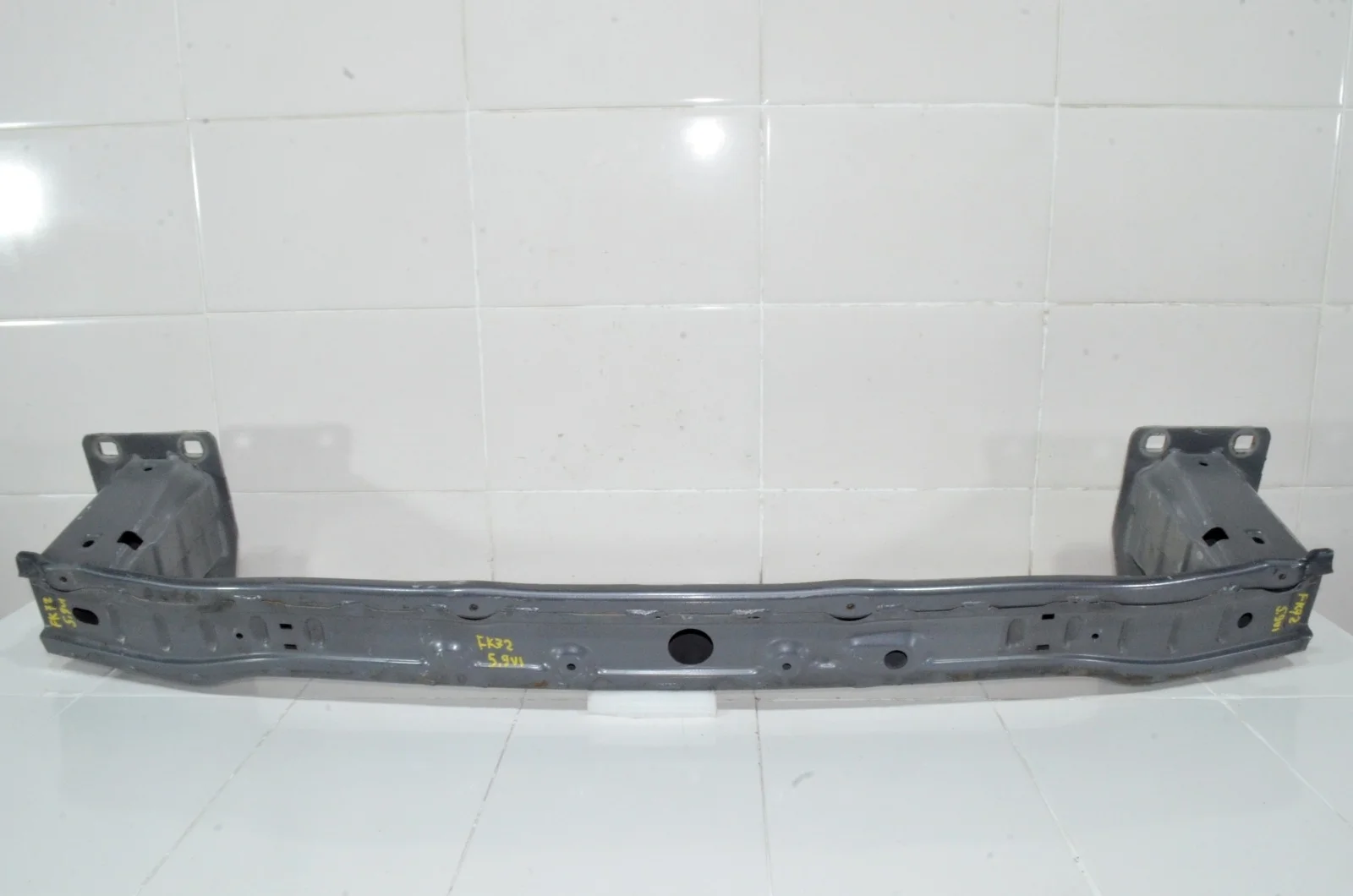 Усилитель бампера LAND ROVER DISCOVERY SPORT 2015+ LR059013 L550, передний