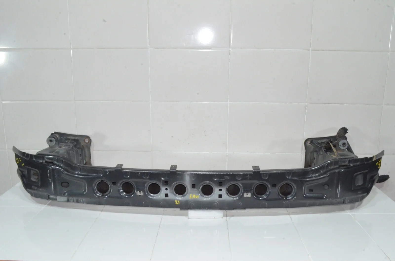 Усилитель бампера Ford Kuga 2015 1918601 CBS, передний