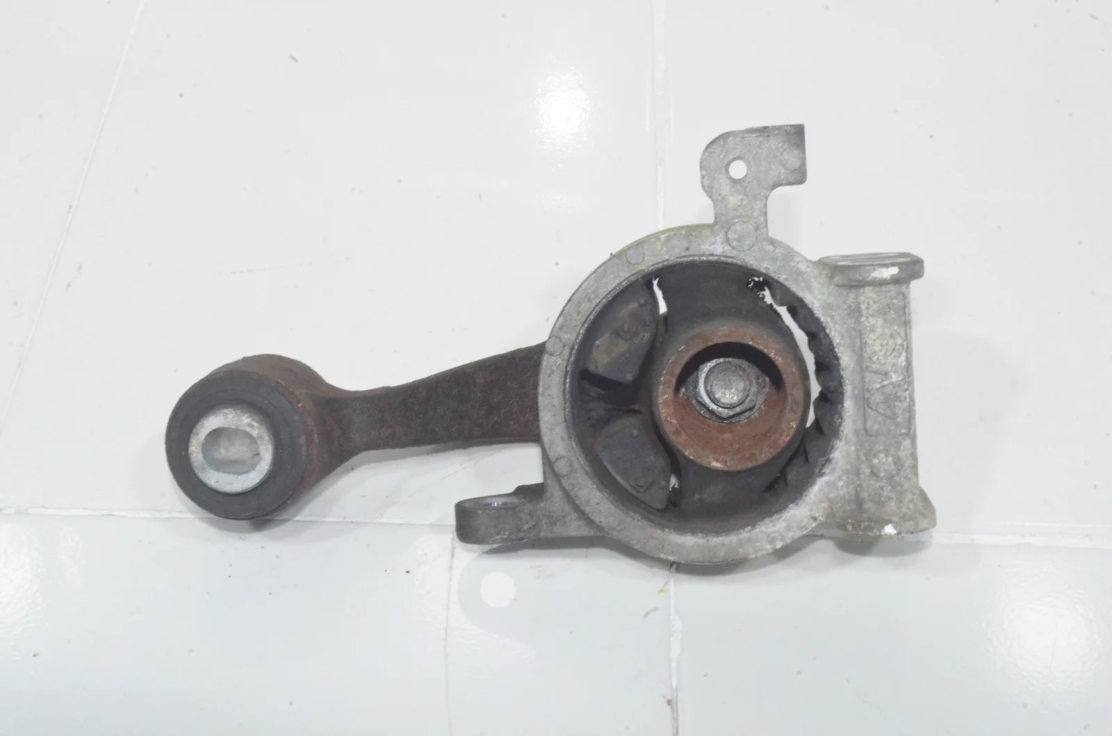 Опора двигателя INFINITI QX60 2012+ 113604RA0A L50, задняя