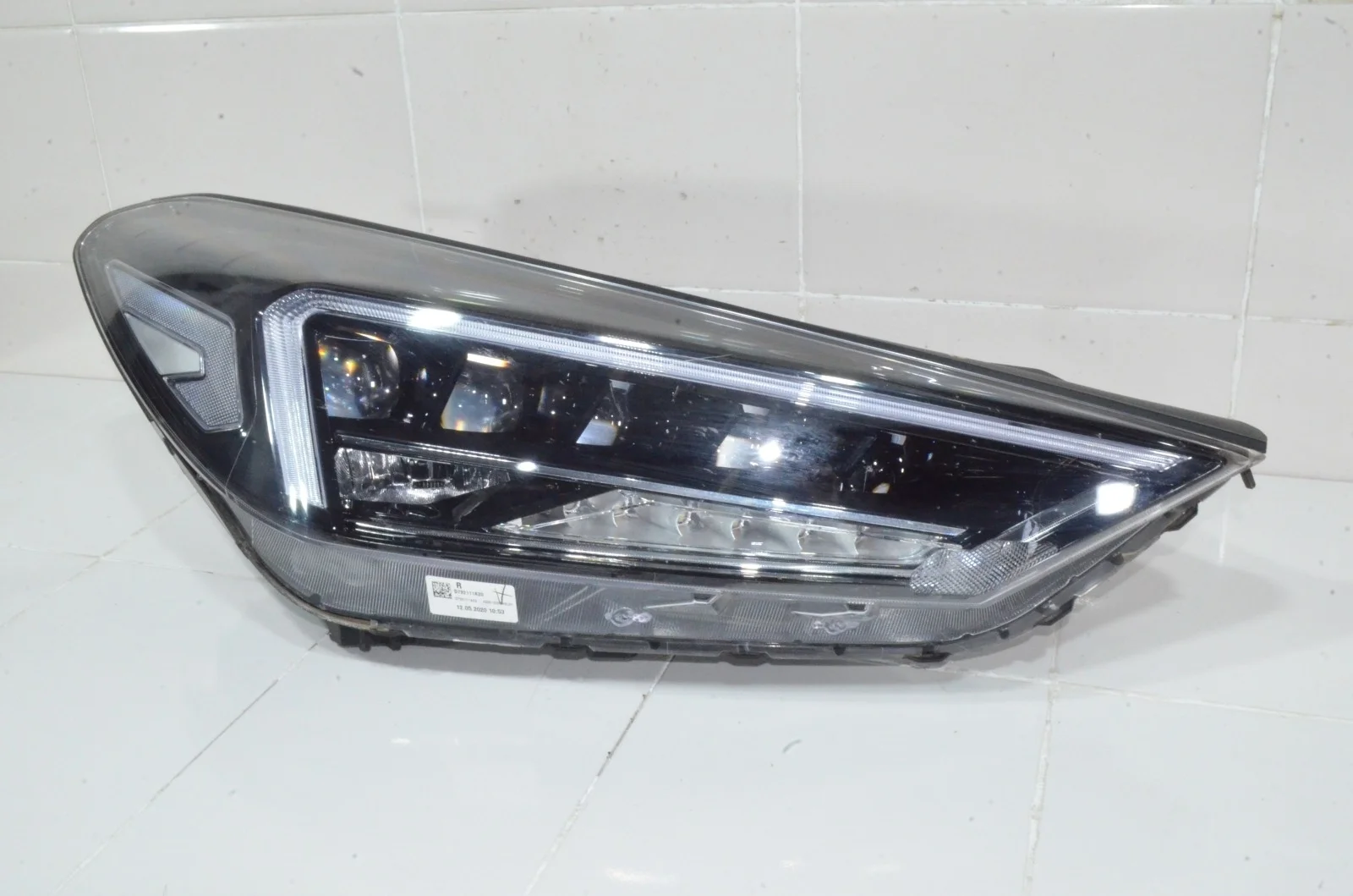 Фара Hyundai Tucson 2018+ 92102D7700 TL, правая