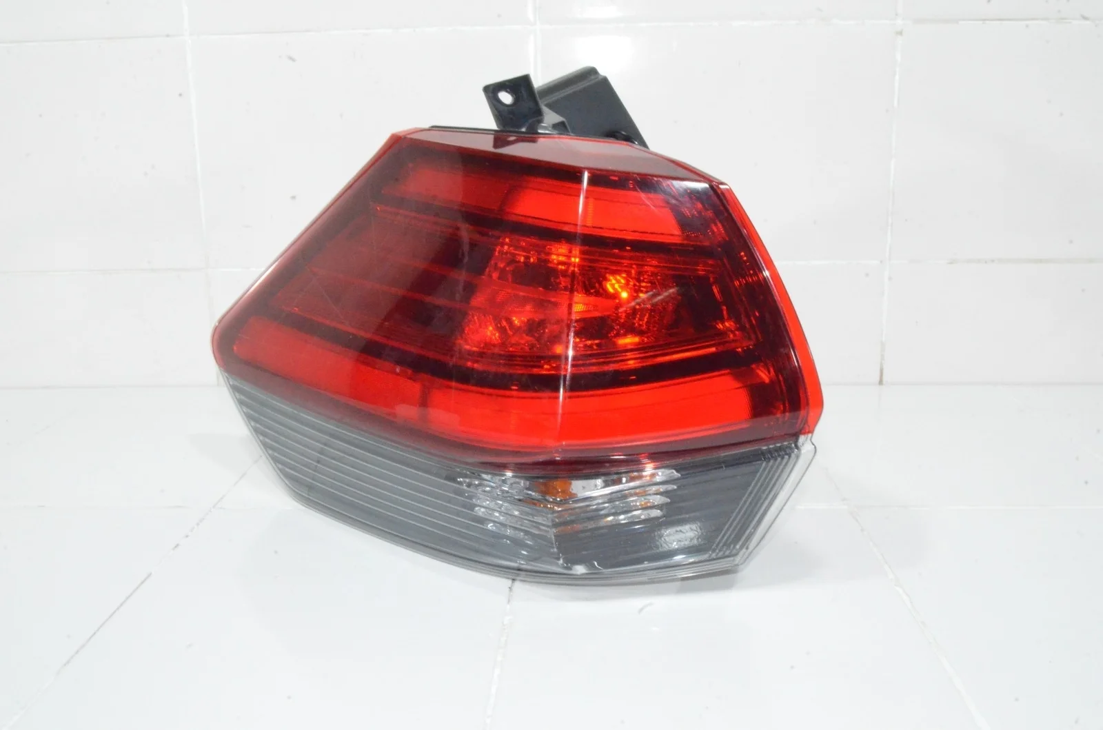 Фонарь NISSAN X-TRAIL 2017+ 265556FP0A T32, левый