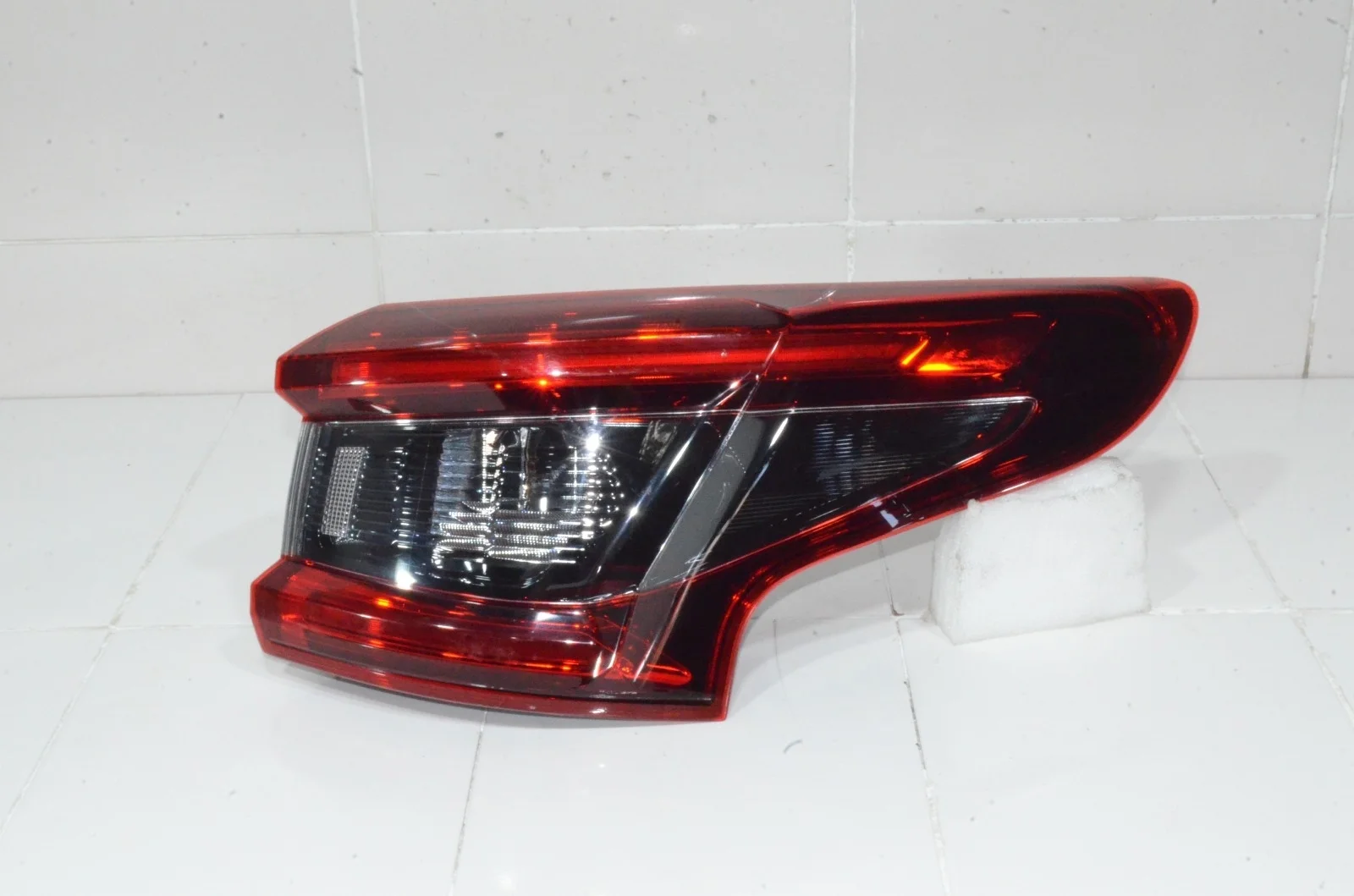 Фонарь NISSAN QASHQAI 2017+ 26550HV00A J11, правый