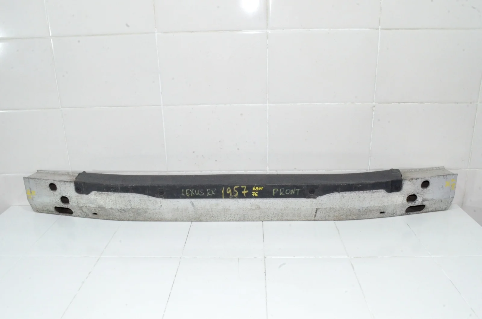 Усилитель бампера Lexus RX400h 2003-2009 5213148061 XU30, передний