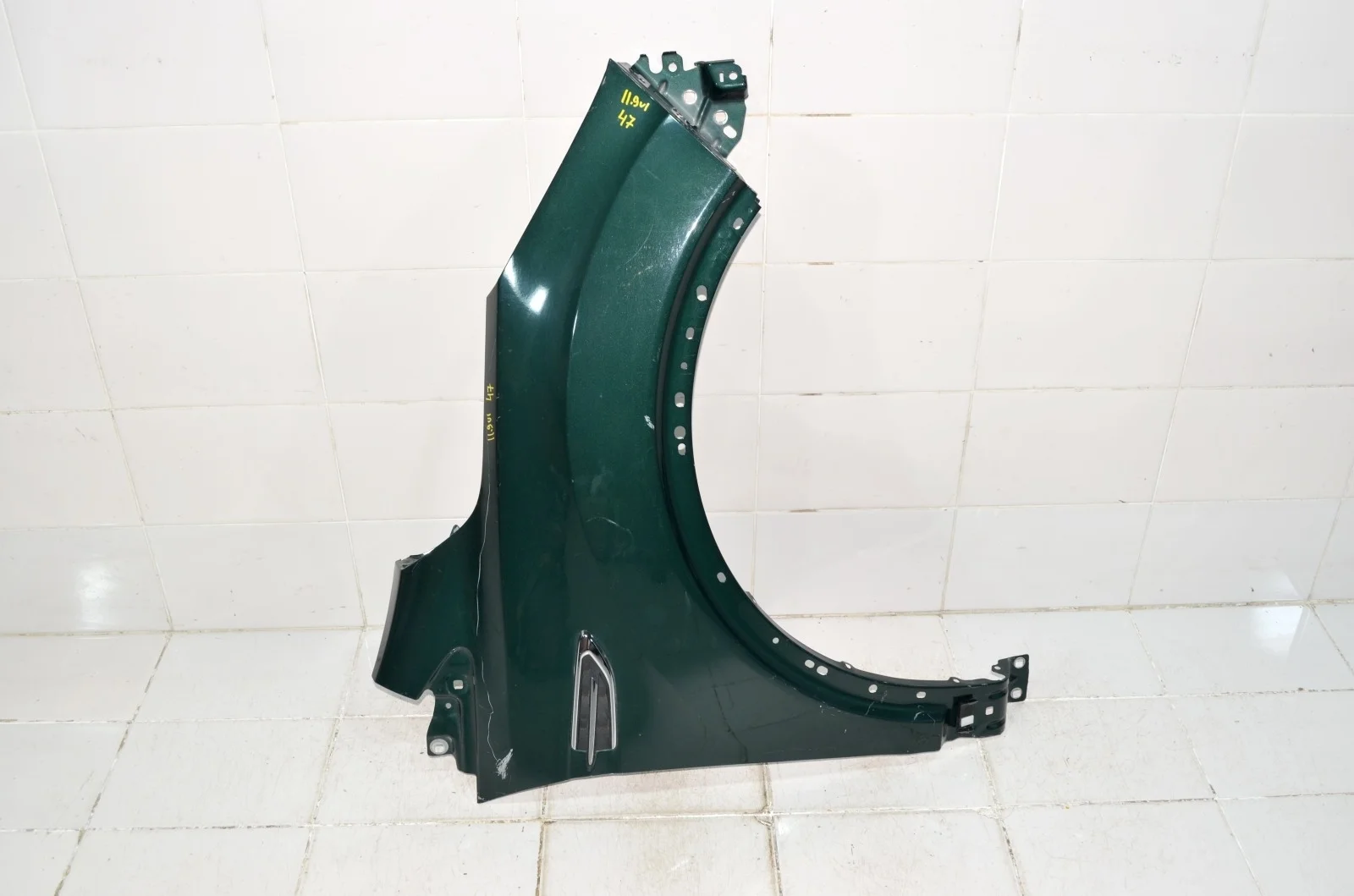 Крыло Ford Kuga 2016+ 2344151 CBS, переднее правое