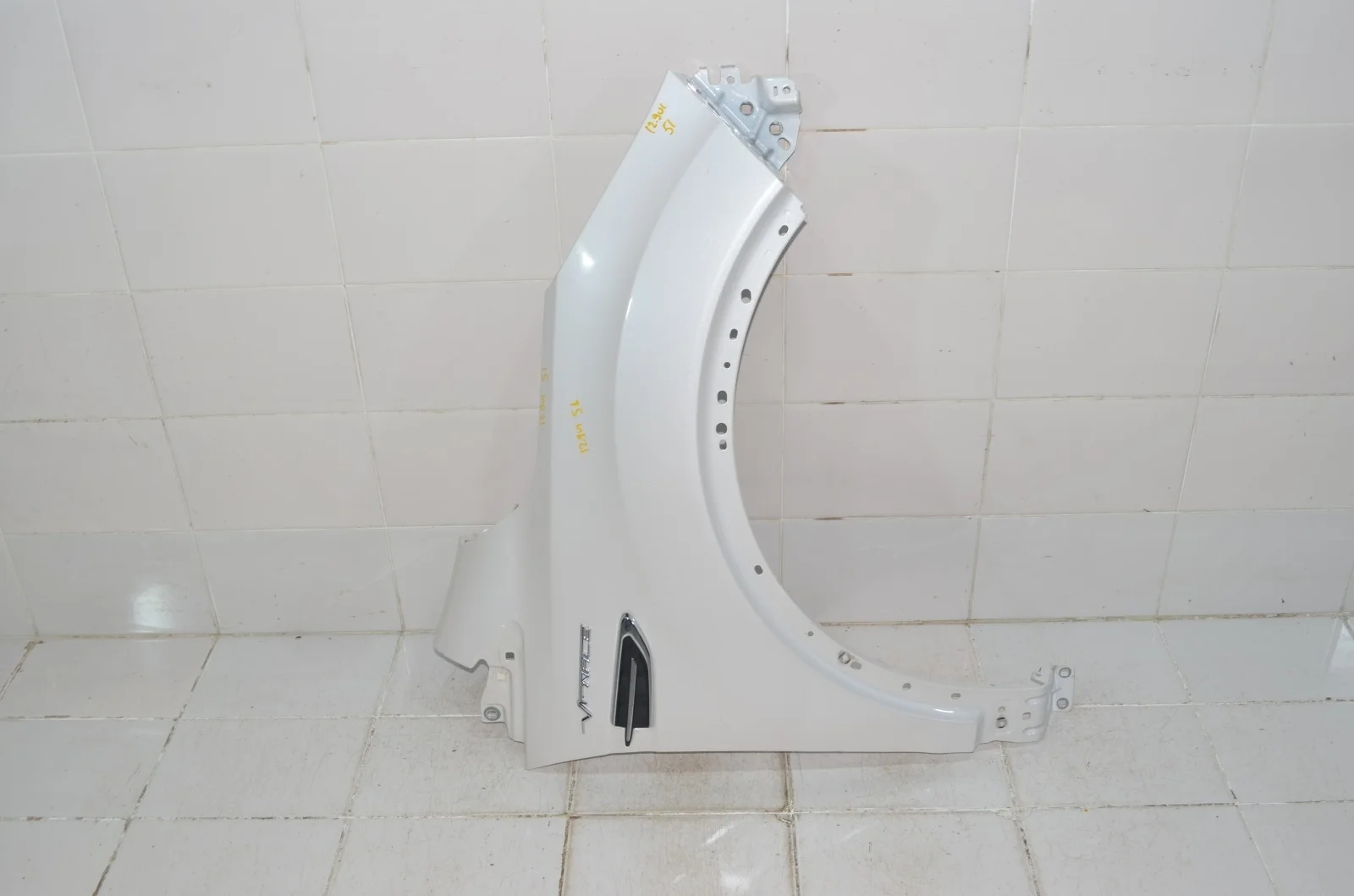 Крыло Ford Kuga 2016+ 2344151 CBS, переднее правое