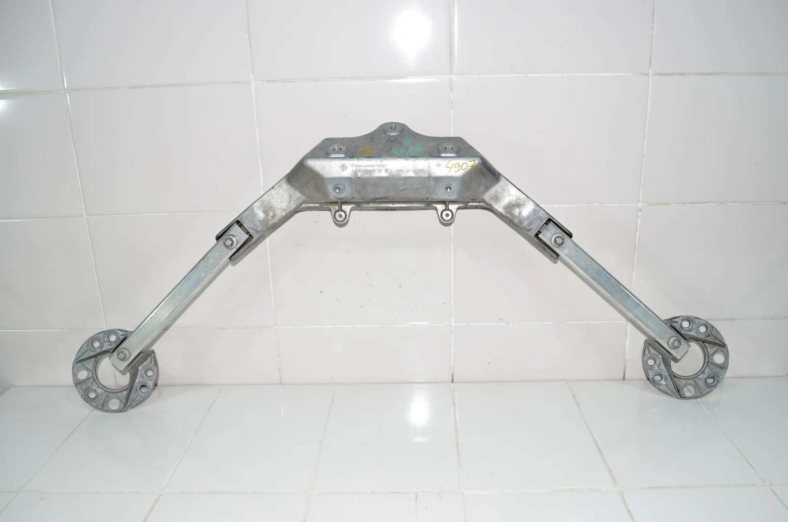 Кронштейн радиатора MERCEDES-BENZ GL-Class 2015 A1666200315 X166